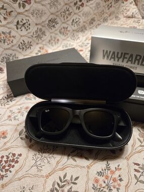 NEW Ray-Ban Stories Wayfarer RW4002 Smart Glasses Open Box